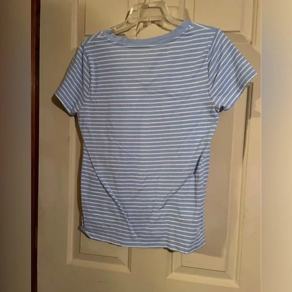 Faded Glory Light Blue and White Striped V-Neck Tee - Picture 4 of 5